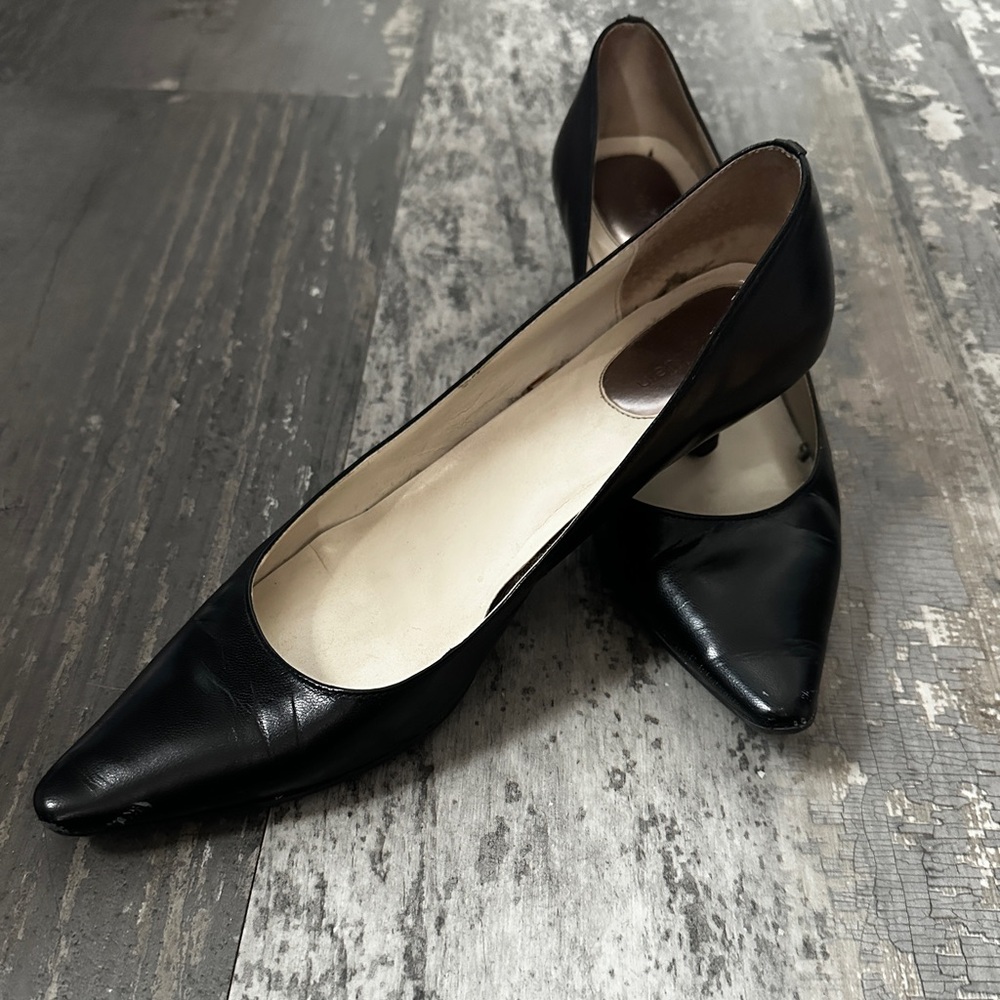 Calvin Klein kitten heal shoes black size 8.5